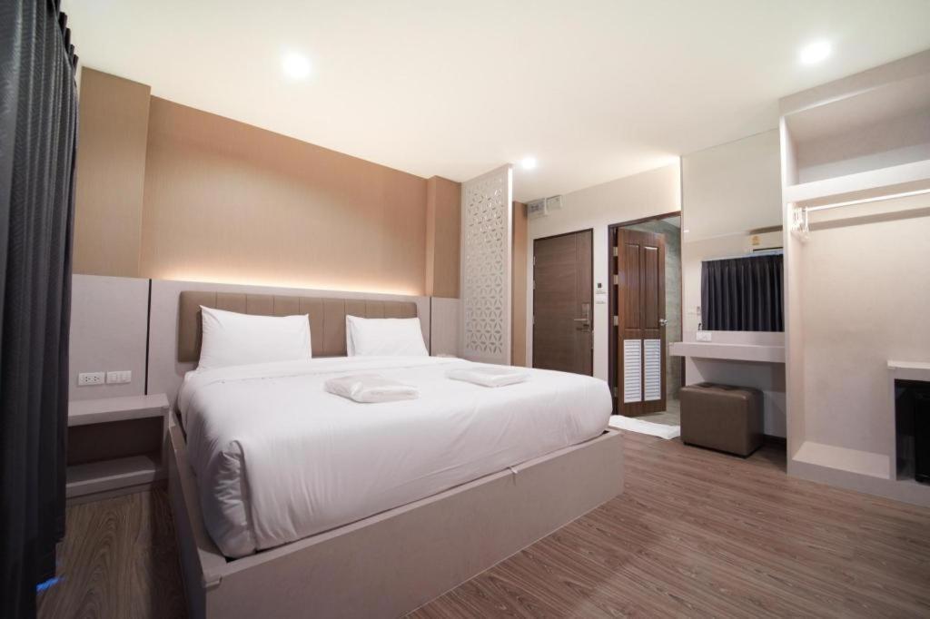 The Y House Hotell Chiang Mai Exteriör bild
